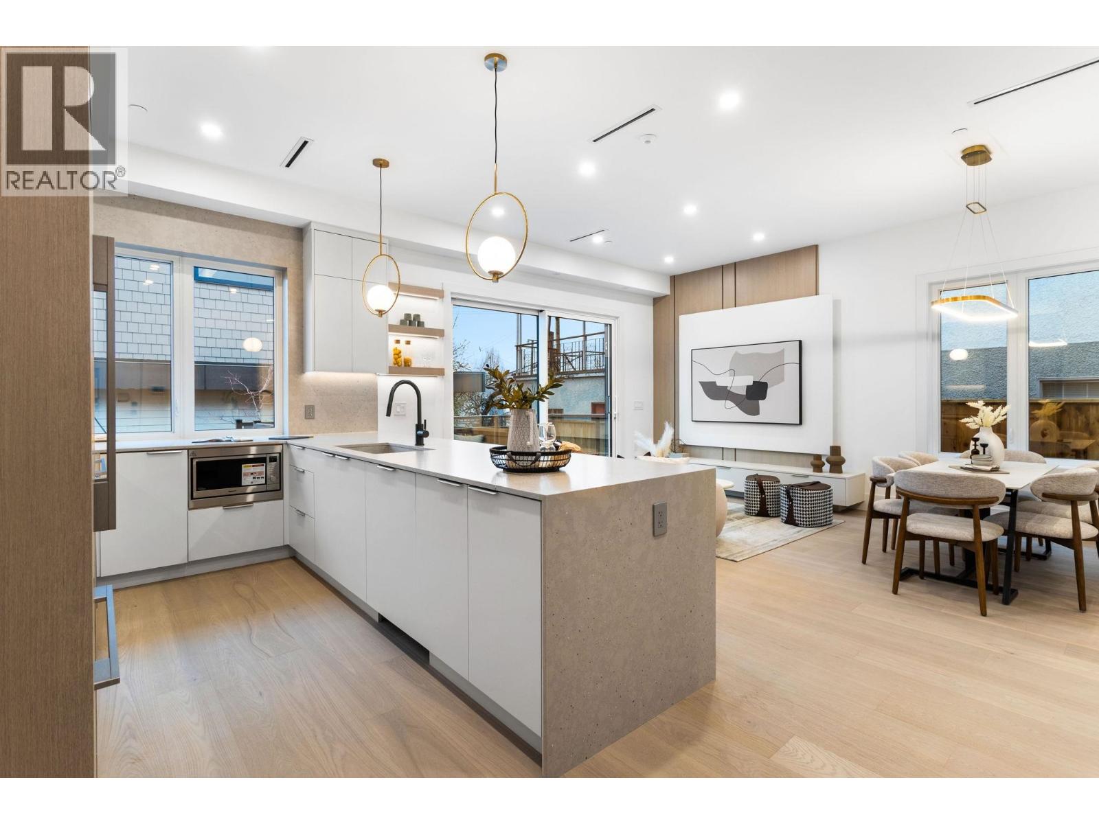 4 Bed, 4 Bath House for Sale in Vancouver – 2 3275 GRAVELEY STREET, Vancouver – MLS# R3131003 - Image 7