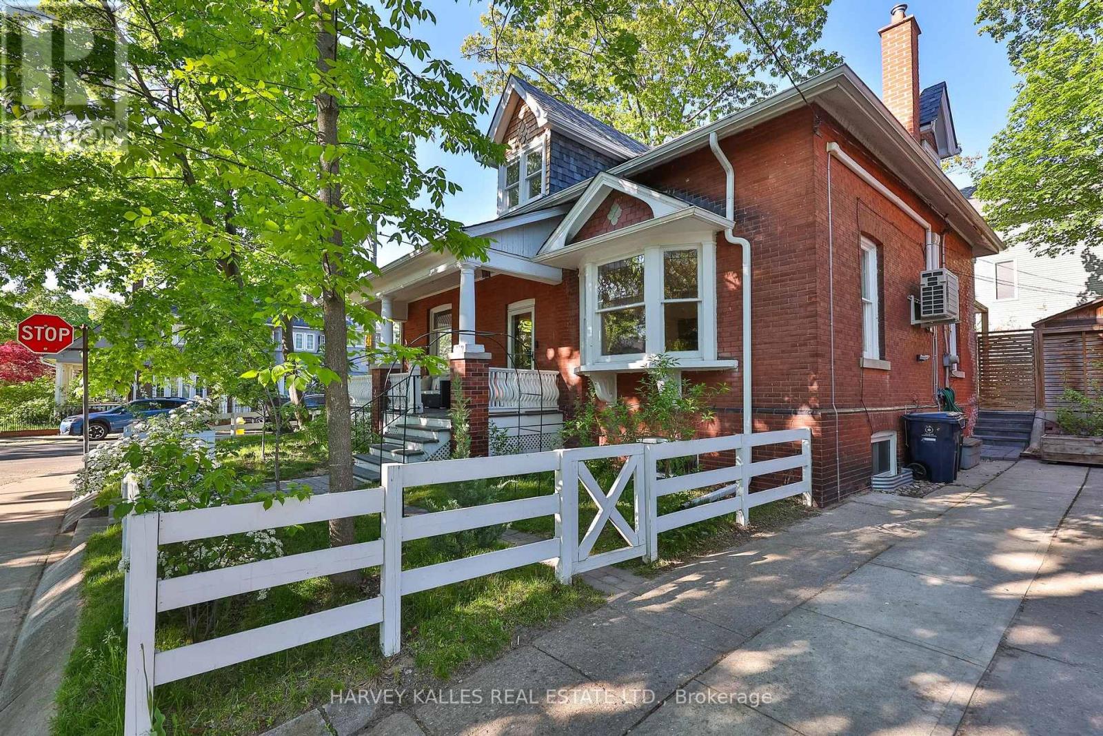 139 HAMMERSMITH AVENUE - 40