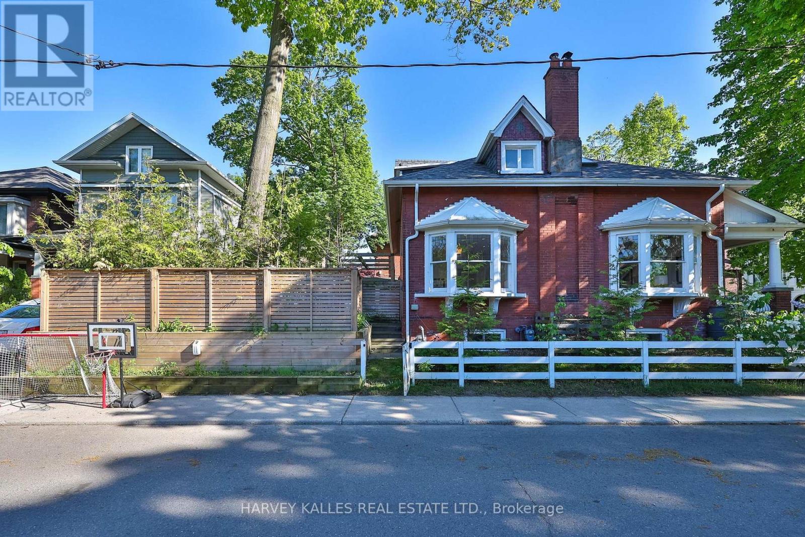 139 HAMMERSMITH AVENUE - 44