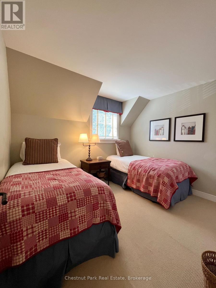 #UNIT 11 301 EMERALD HILLS COURT - 10