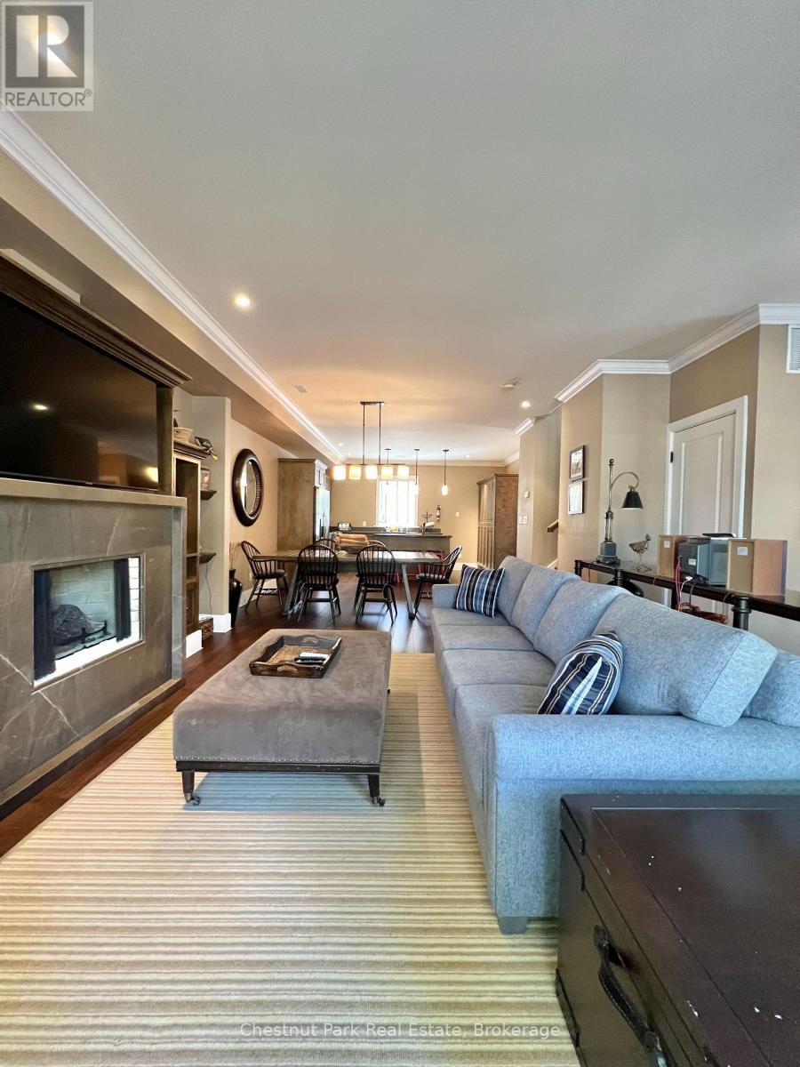 #UNIT 11 301 EMERALD HILLS COURT - 4