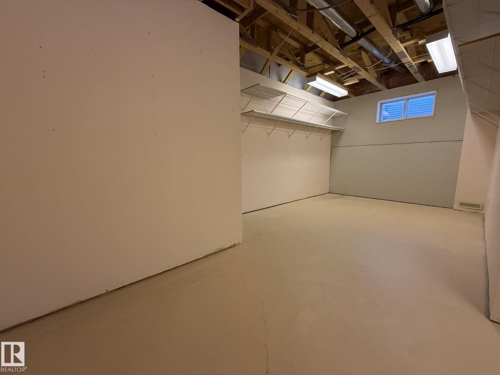 #102 4610 50 AV — photo 35