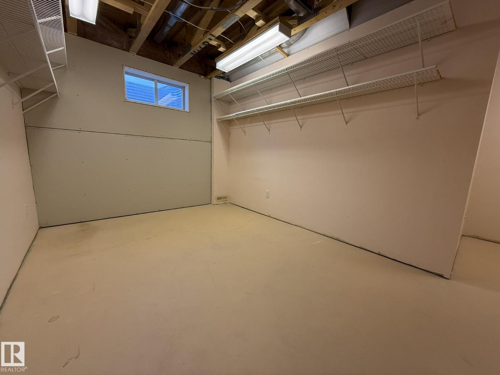 #102 4610 50 AV — photo 37