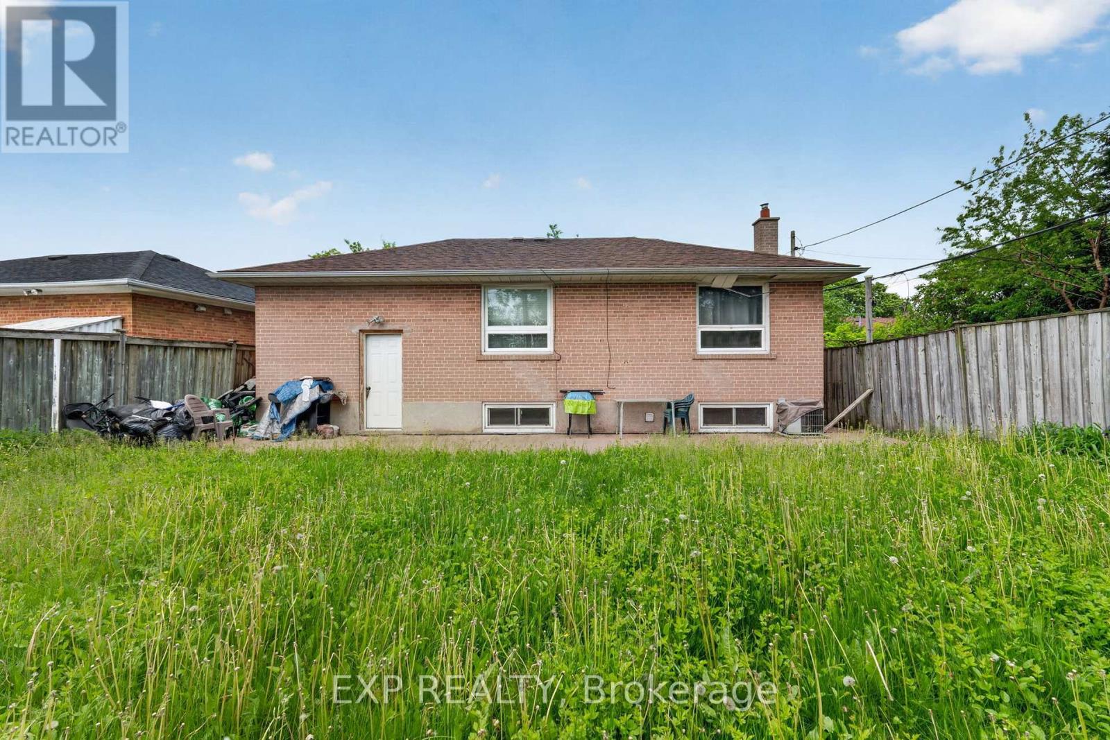 64 BRIDESBURG DRIVE - 18
