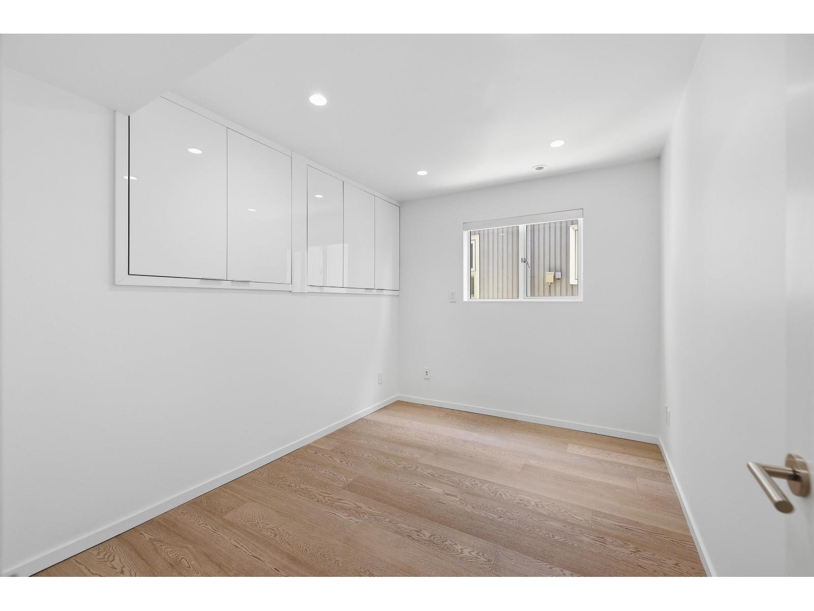 15240 VICTORIA AVENUE, White Rock