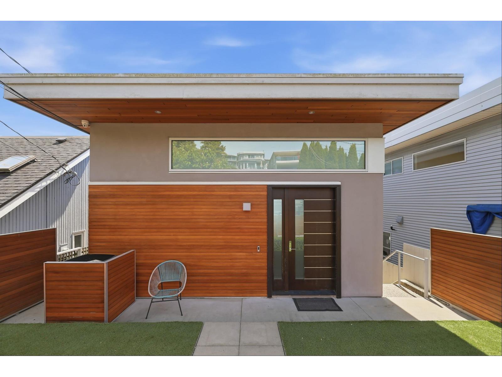 15240 VICTORIA AVENUE, White Rock