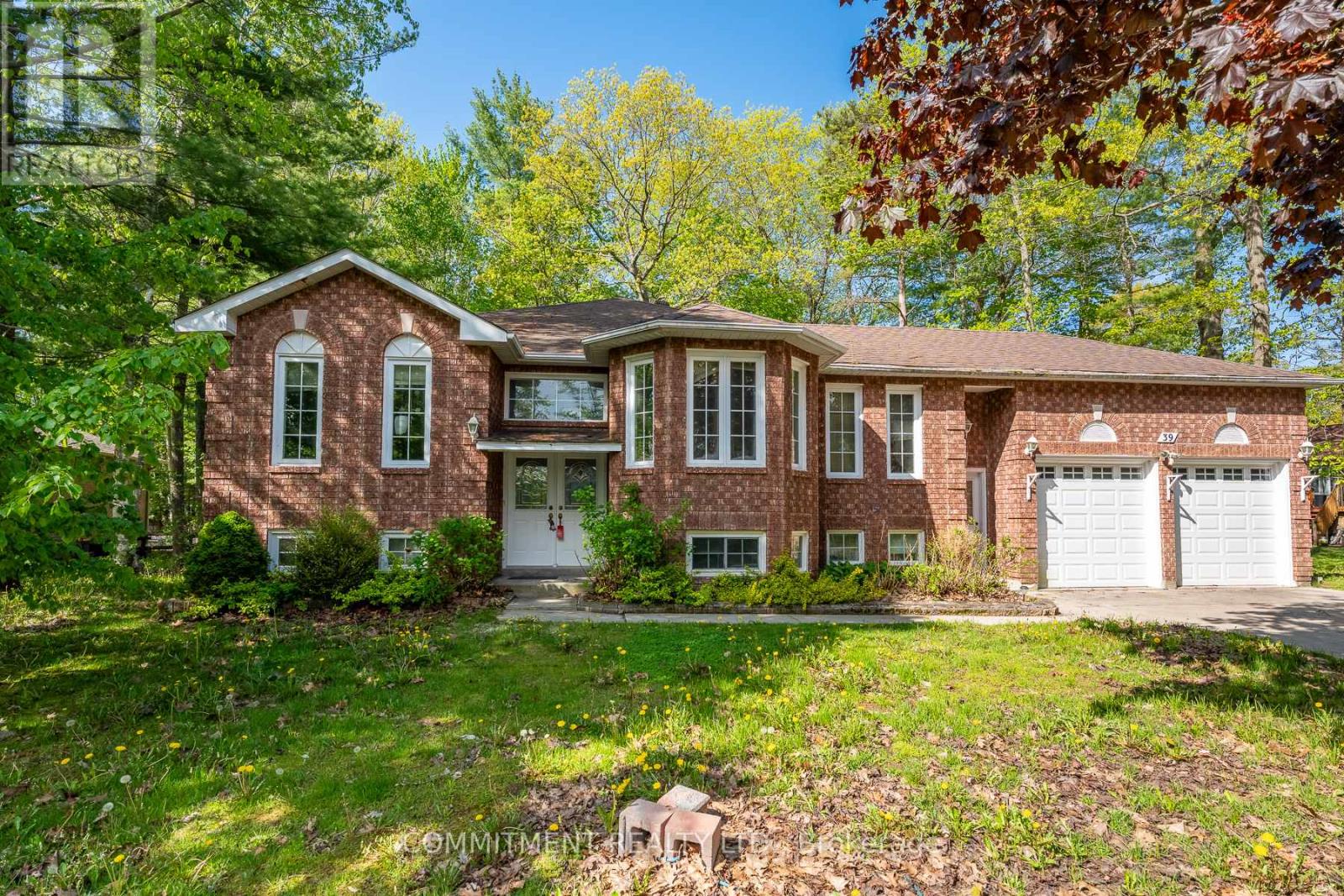 39 DOWNER CRESCENT - 1