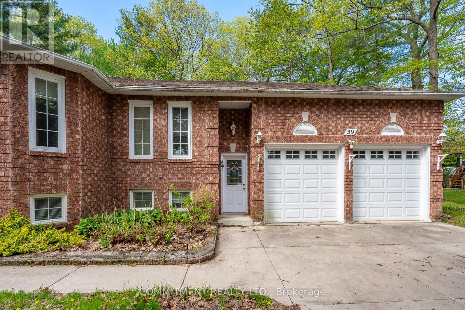 39 DOWNER CRESCENT - 10