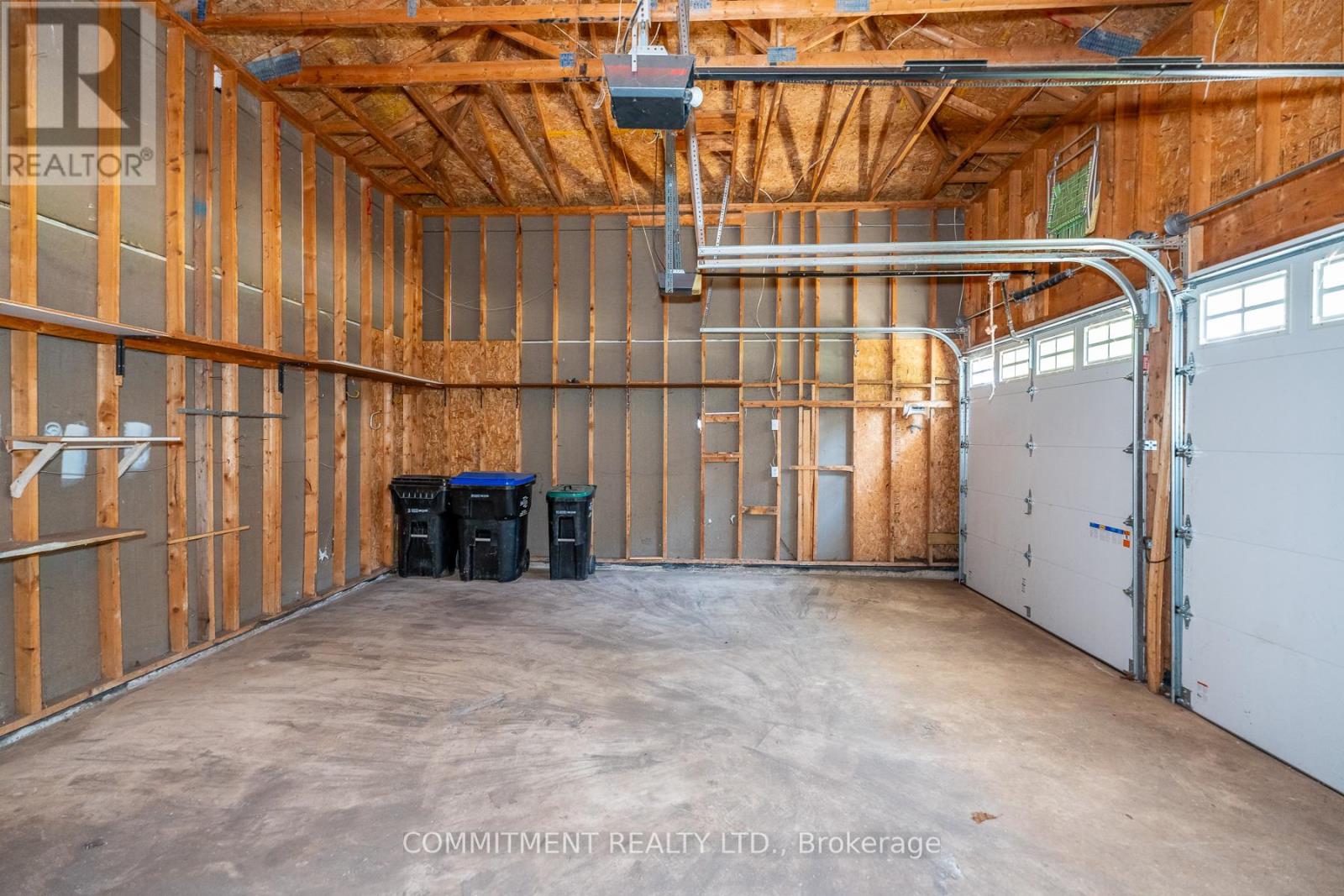 39 DOWNER CRESCENT - 28