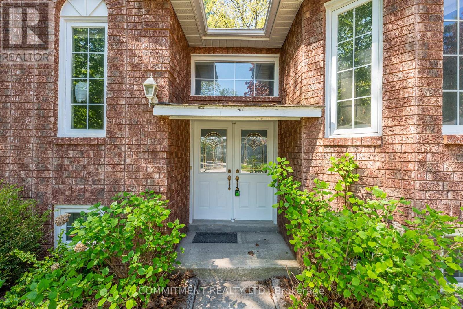 39 DOWNER CRESCENT - 3