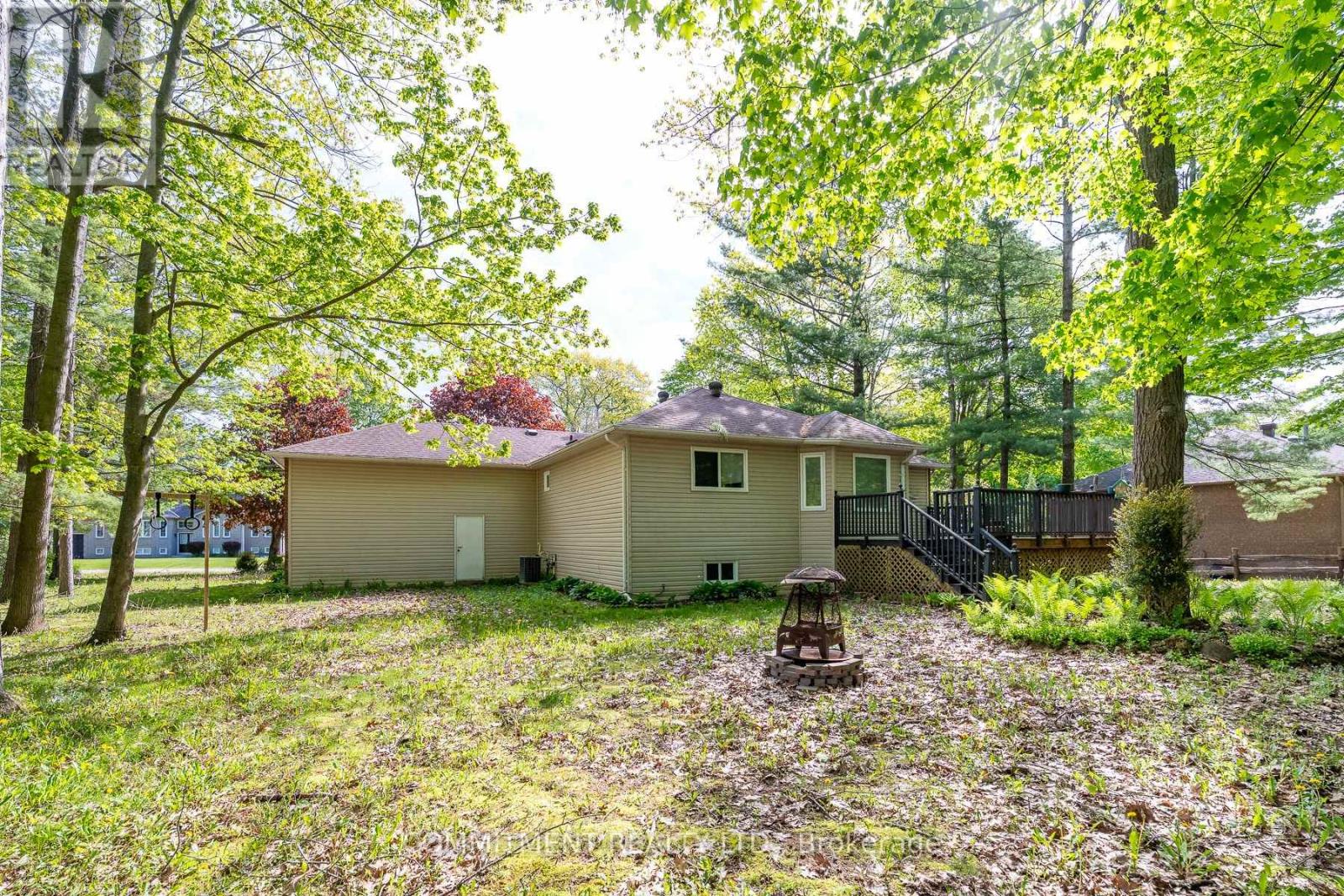 39 DOWNER CRESCENT - 8