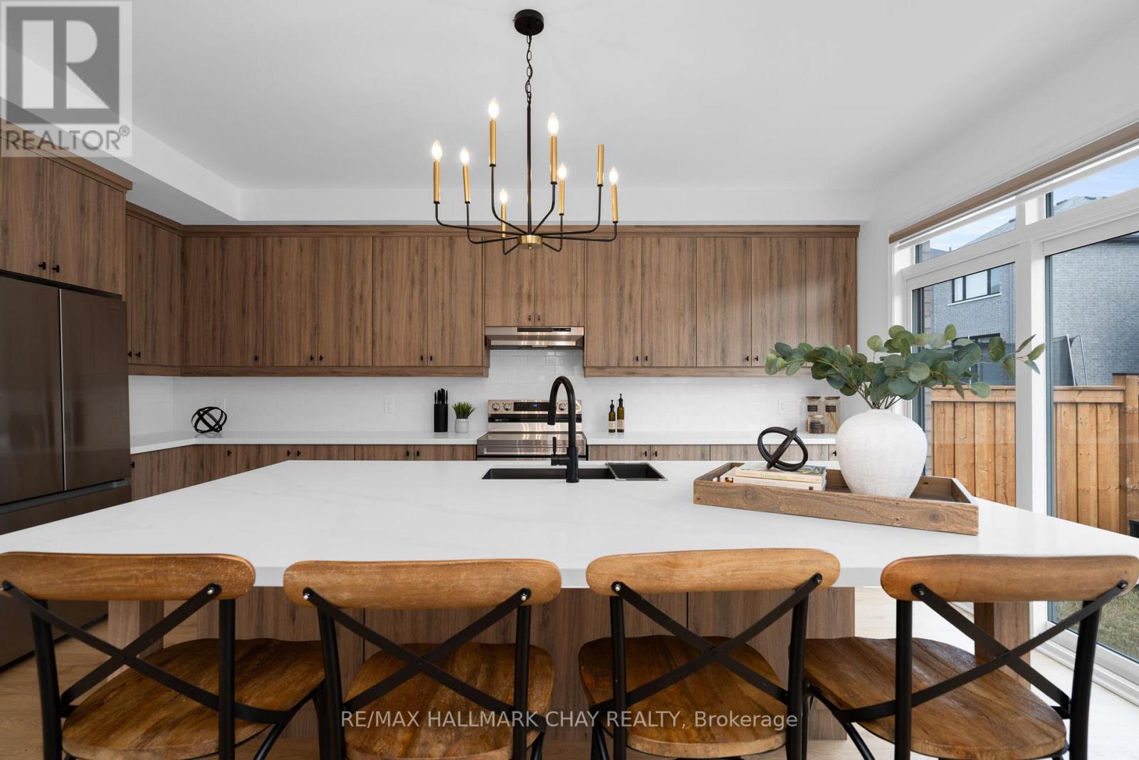 43 CALYPSO AVENUE - 12