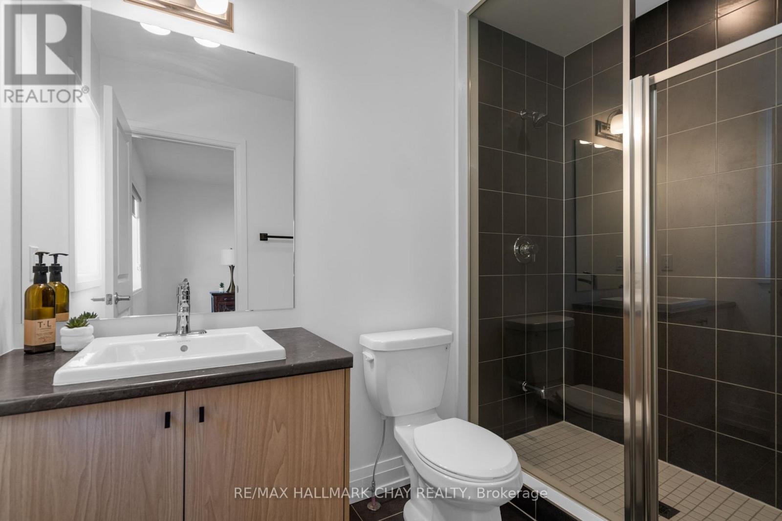 43 CALYPSO AVENUE - 29