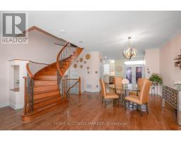 Primary Bedroom - 194 Lakeshore Road W, Mississauga, ON L5H1G6 Photo 10