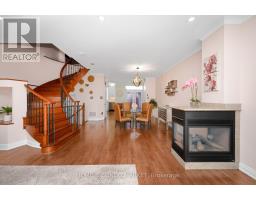 194 Lakeshore Road W, Mississauga, ON L5H1G6 Photo 18