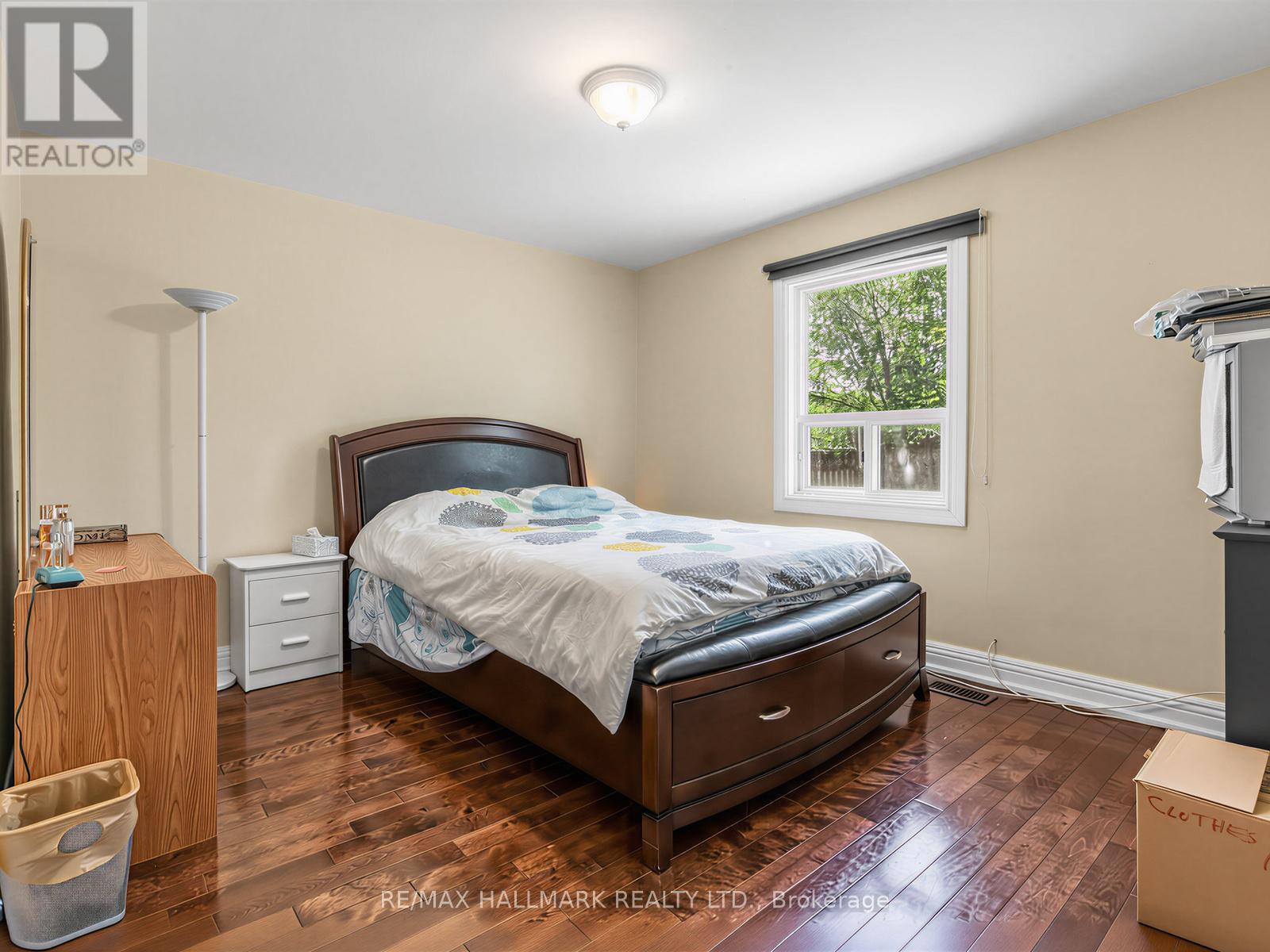 34 GREYLAWN CRESCENT - 14