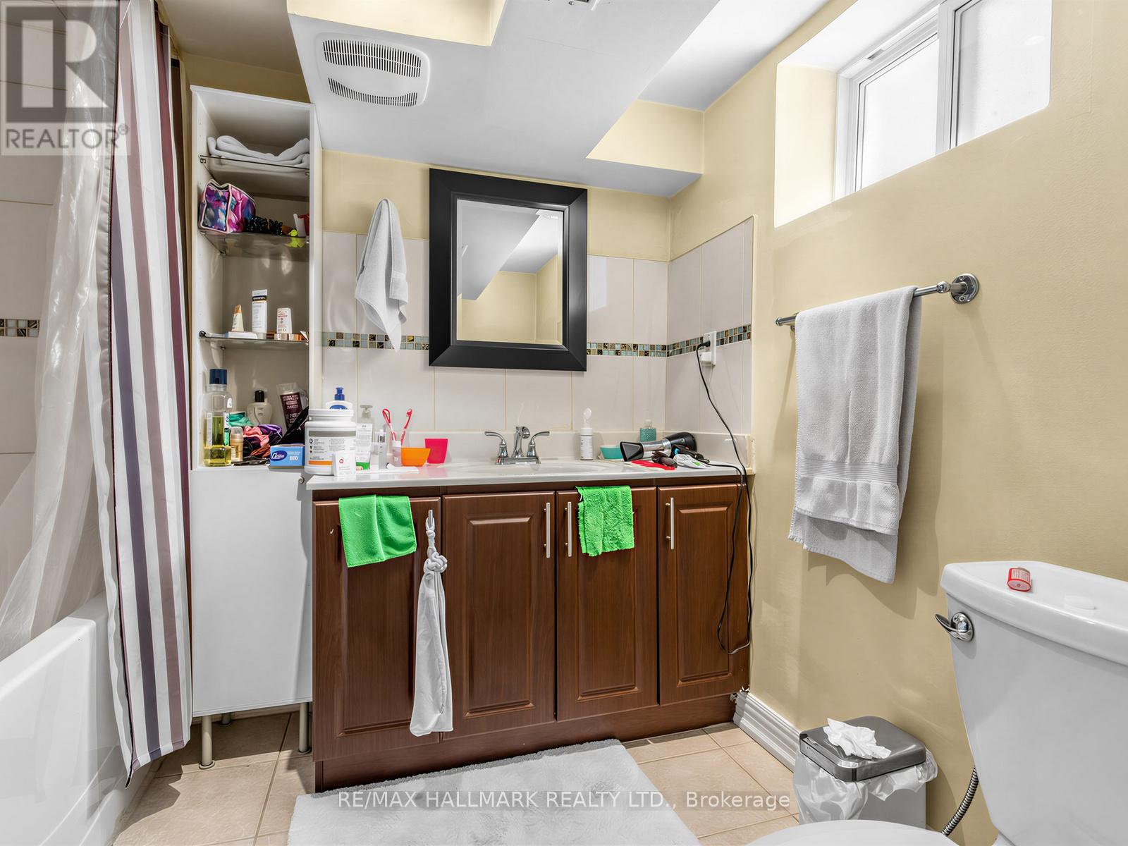 34 GREYLAWN CRESCENT - 25