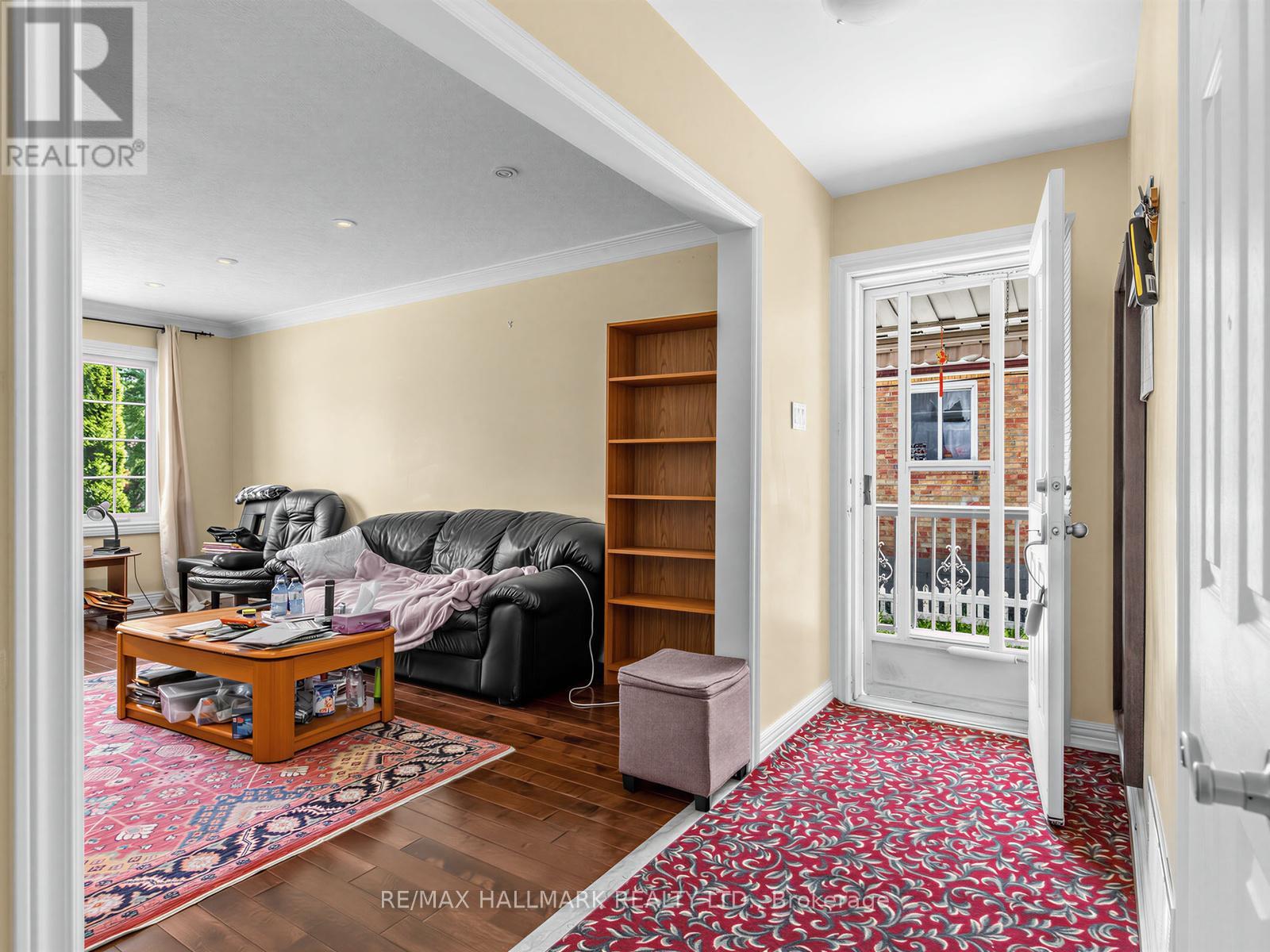 34 GREYLAWN CRESCENT - 11