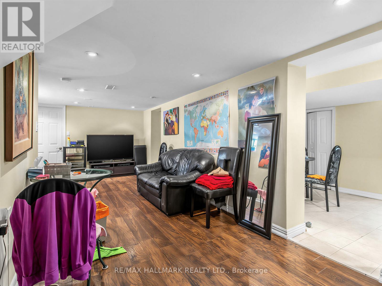 34 GREYLAWN CRESCENT - 20