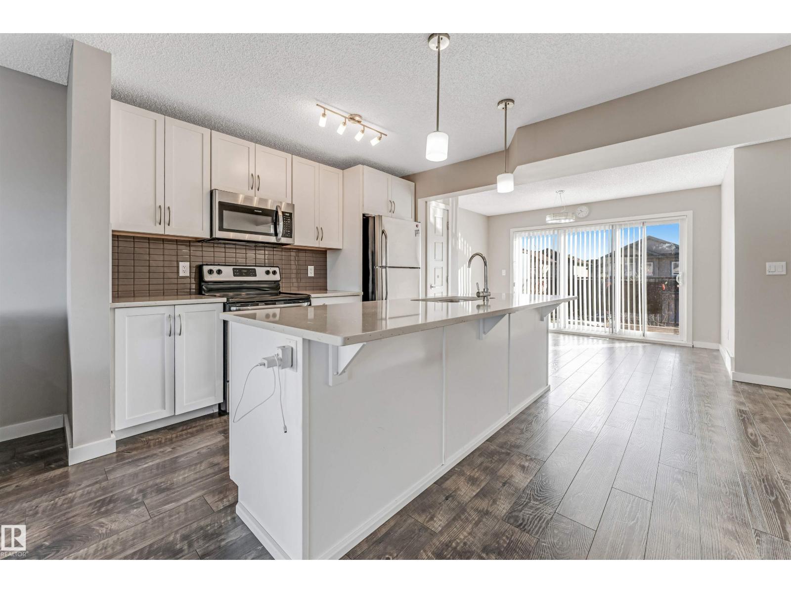 1624 33A ST NW - 18