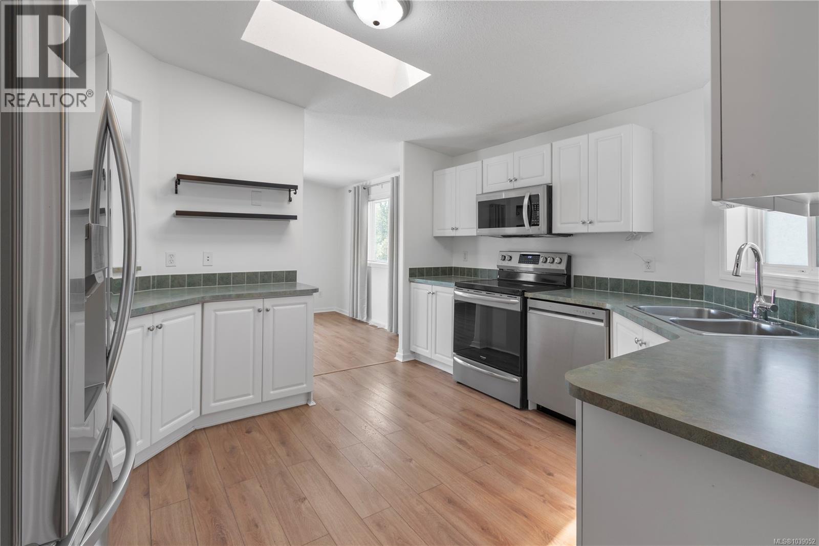 #4 356 Aspen Way - 3