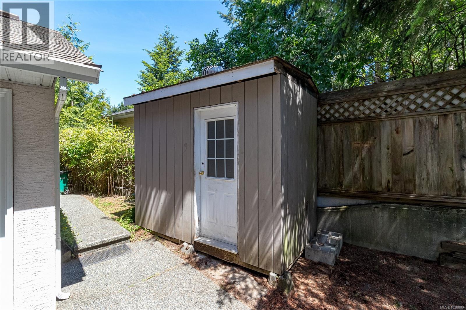 3636 Princess Close - 23