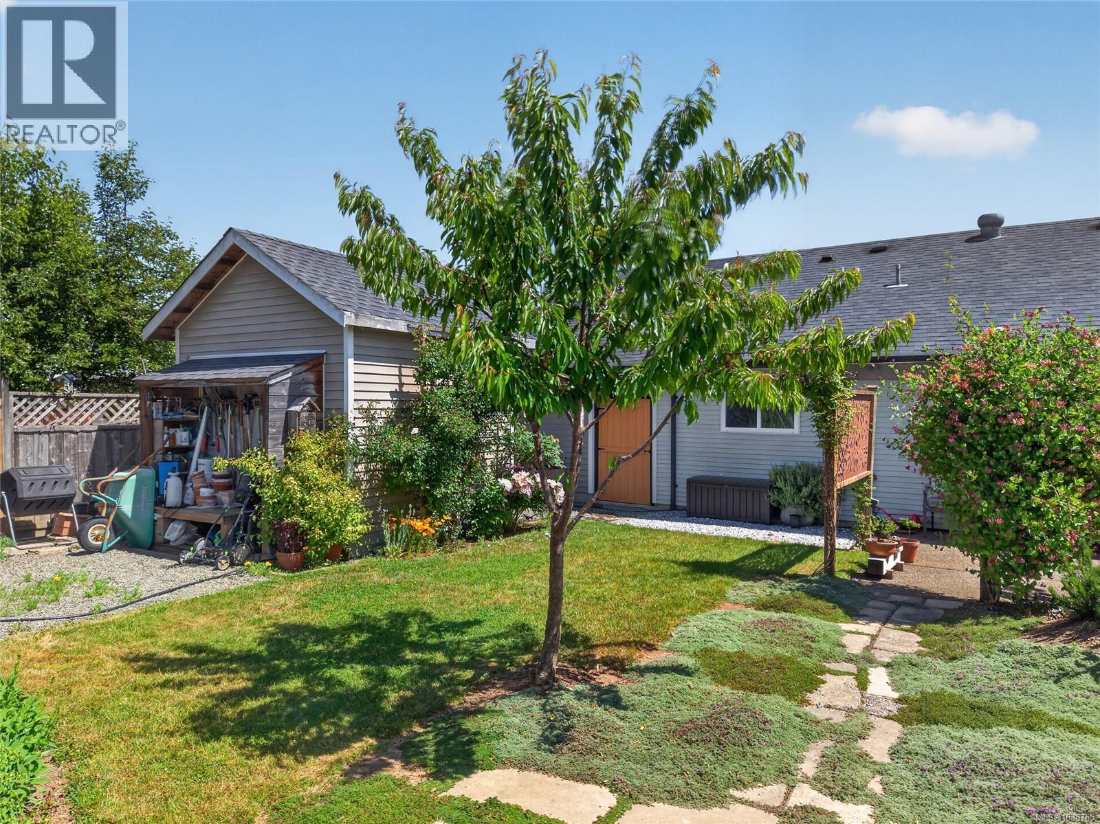 3305 Ninth St - 27