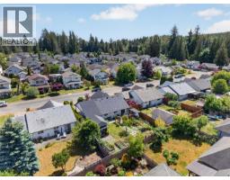 3305 Ninth St, Cumberland, BC V0R1S0 Photo 18