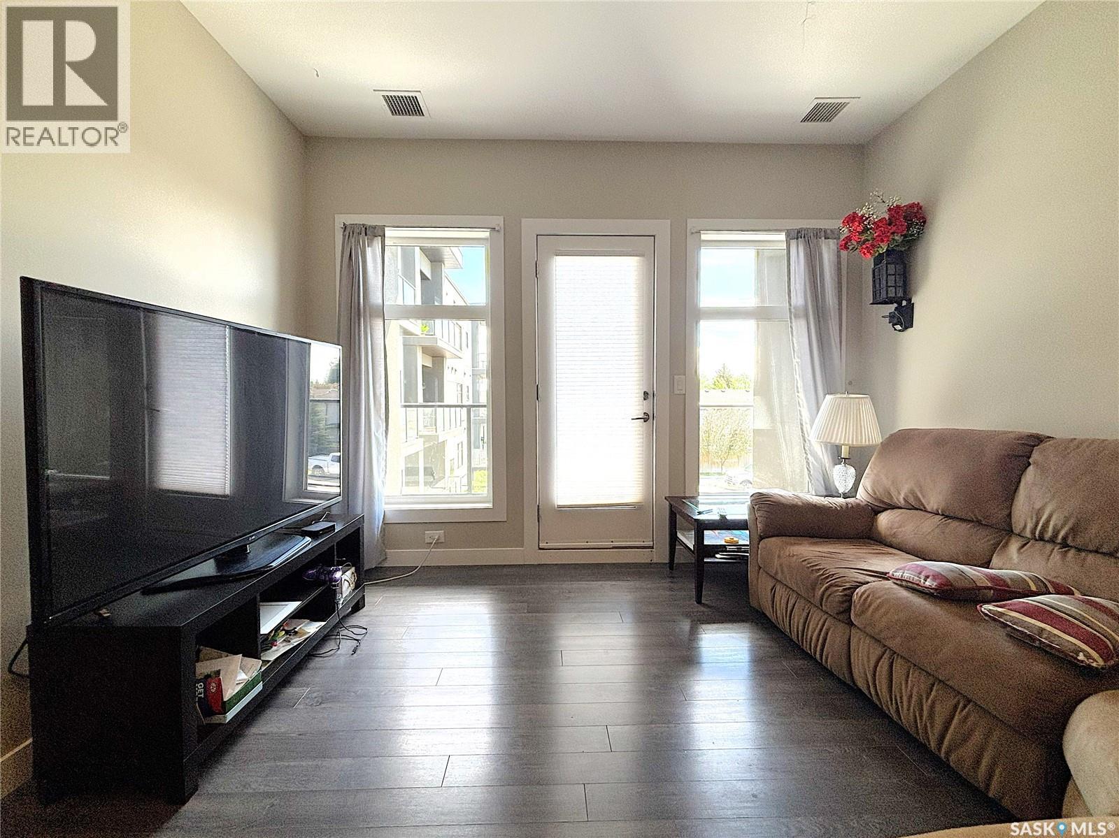 #216-502 Perehudoff CRESCENT - 6
