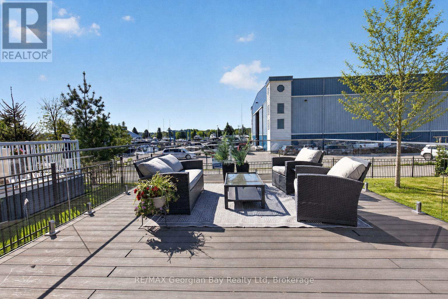 615 BAYPORT BOULEVARD - 32