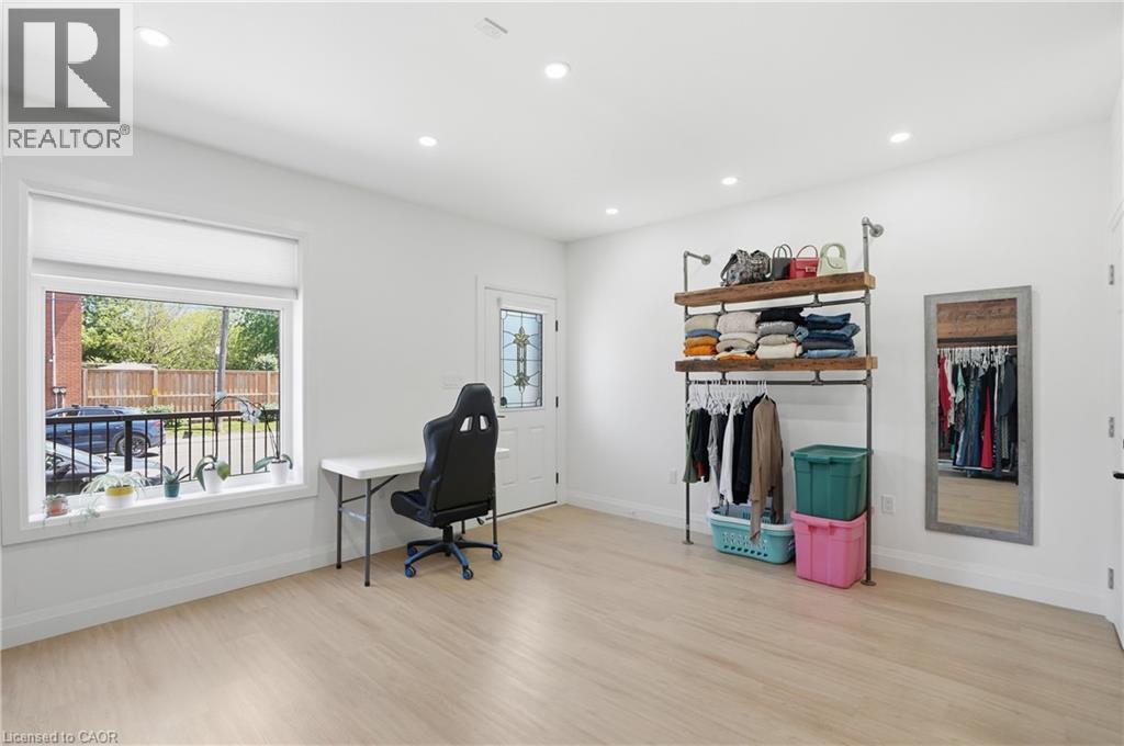 198 DUNDURN Street S - 13