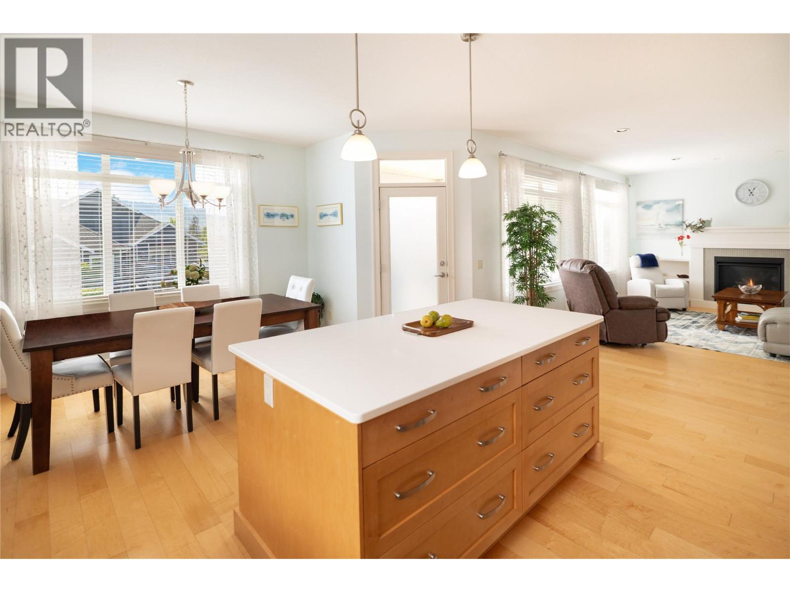  13008 GIBBONS Drive, Lake Country