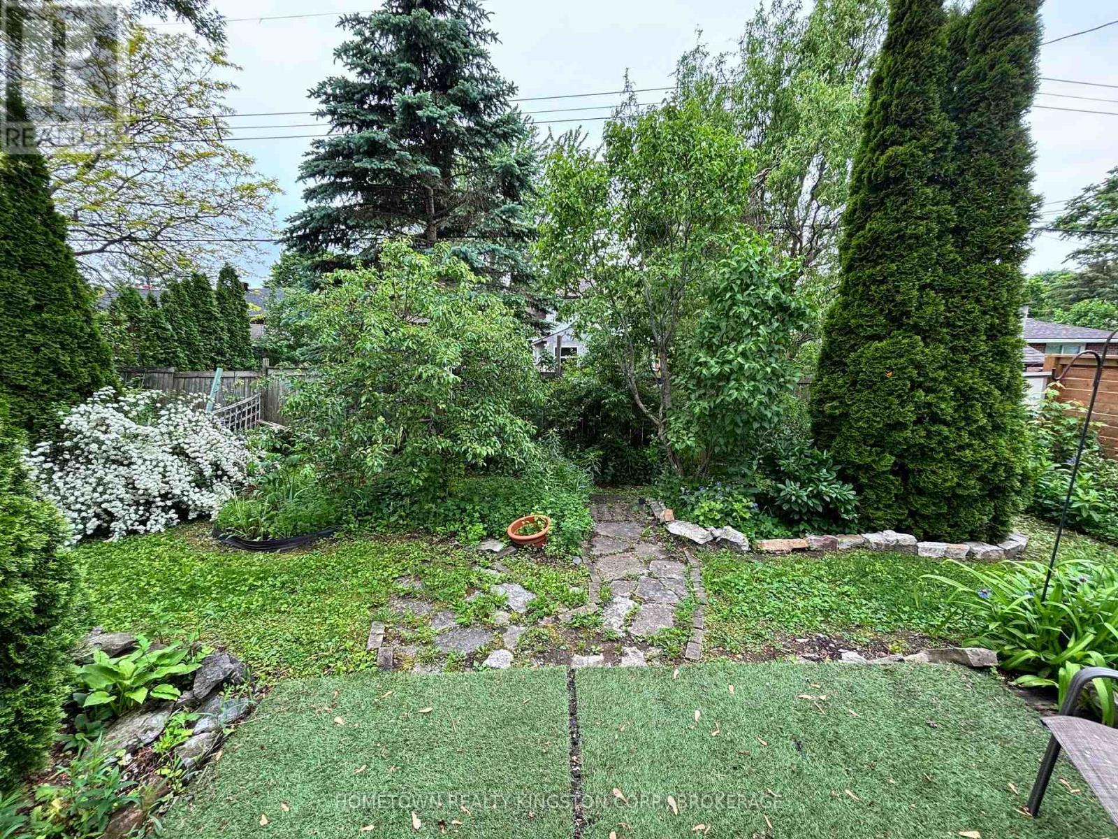 114 CAMPBELL CRESCENT - 23