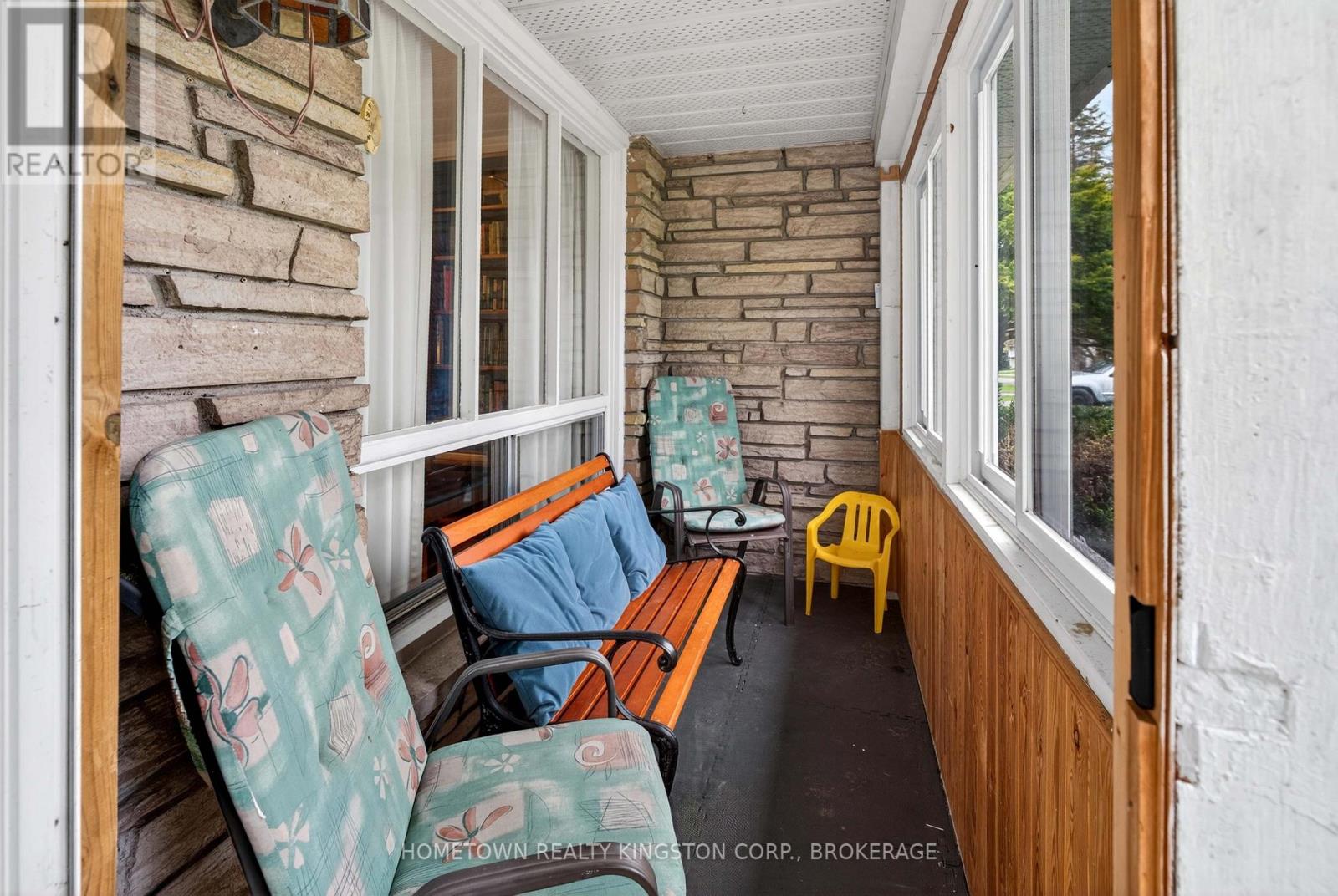 114 CAMPBELL CRESCENT - 3