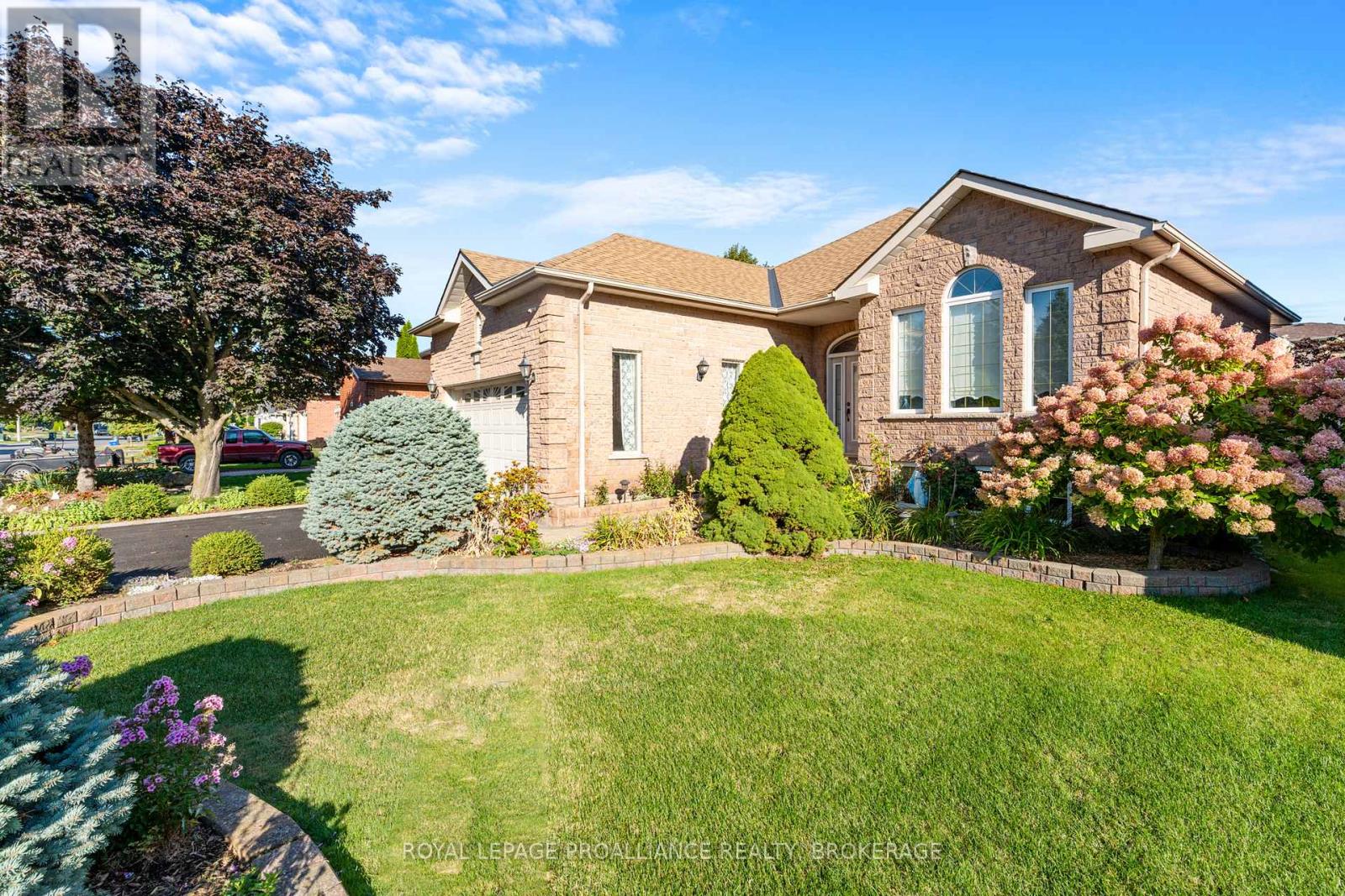377 BRIARWOOD DRIVE - Image 3