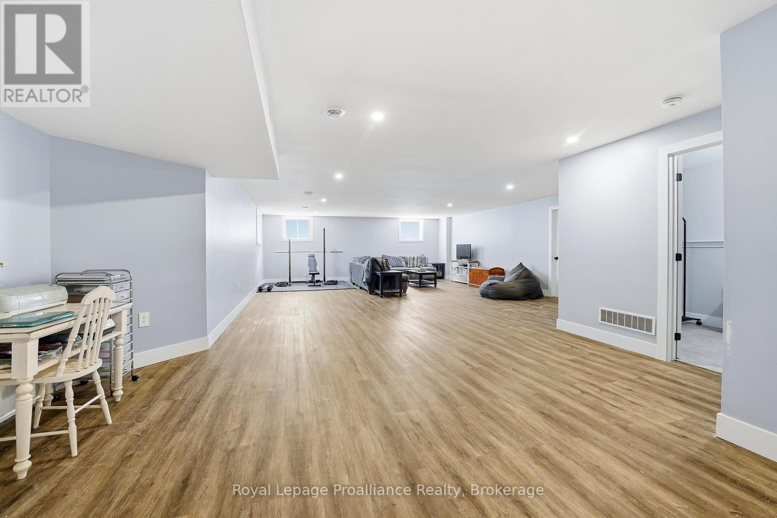 293 DOUGLAS ROAD - 30