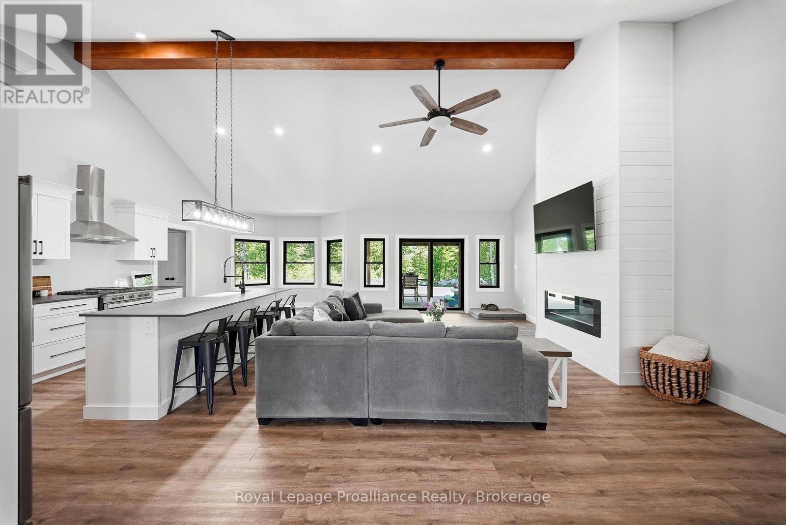293 DOUGLAS ROAD - 9