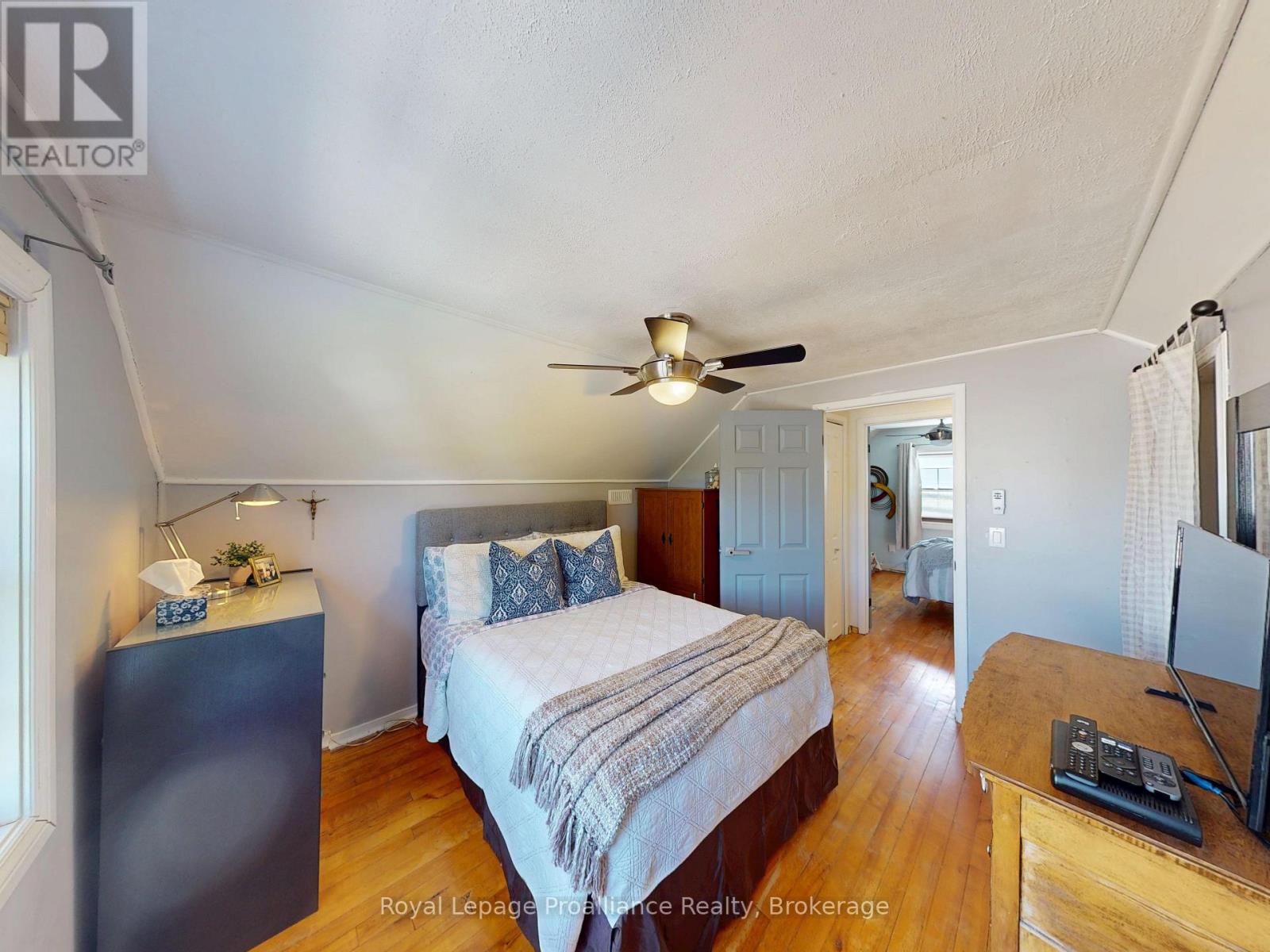 192 PINE STREET - 19