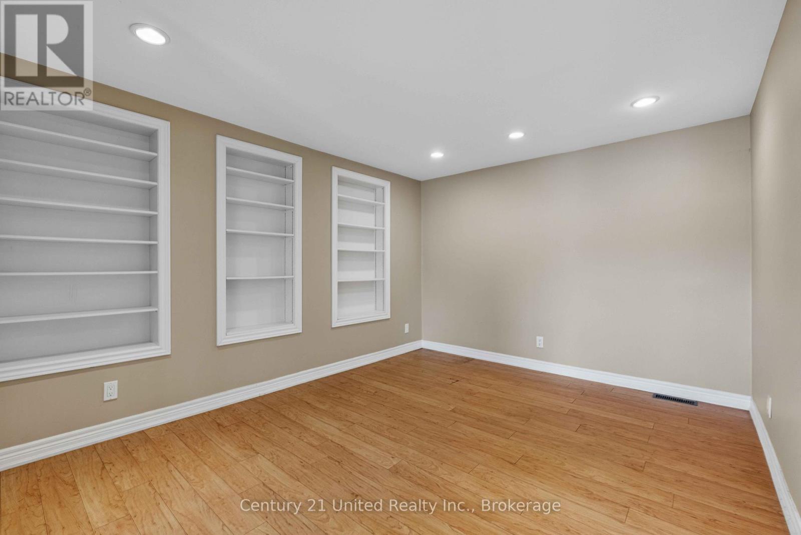 825 SOUTHVIEW DRIVE - 10