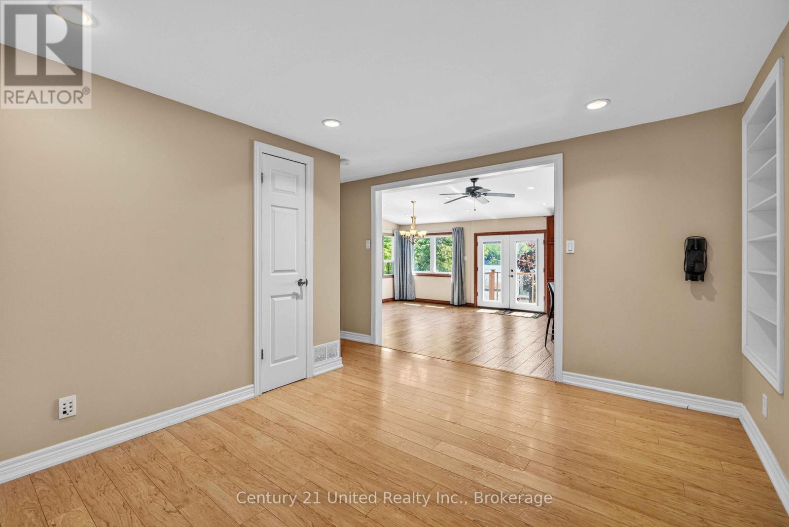 825 SOUTHVIEW DRIVE - 11