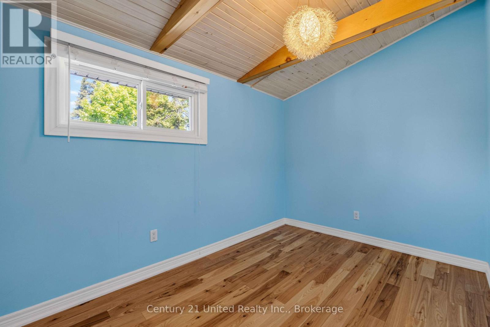 825 SOUTHVIEW DRIVE - 21