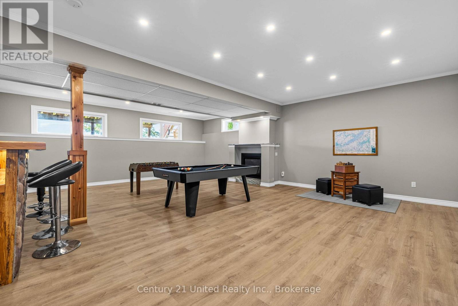 825 SOUTHVIEW DRIVE - 23