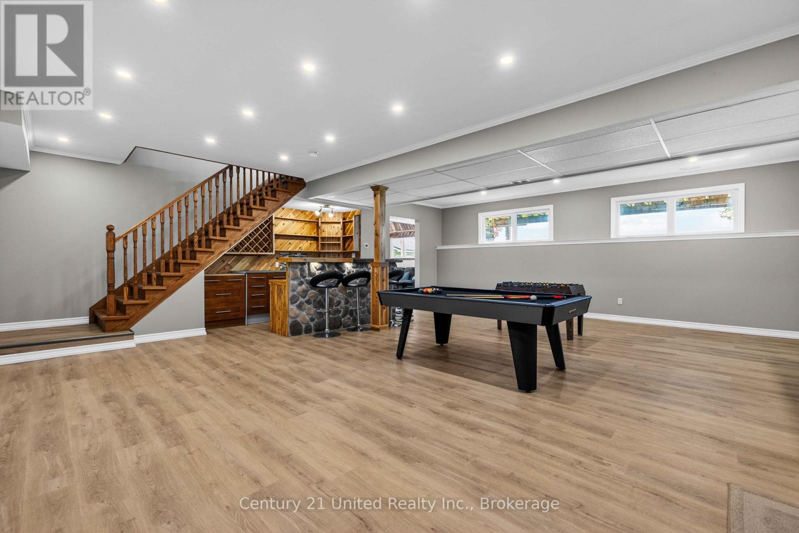 825 SOUTHVIEW DRIVE - 25
