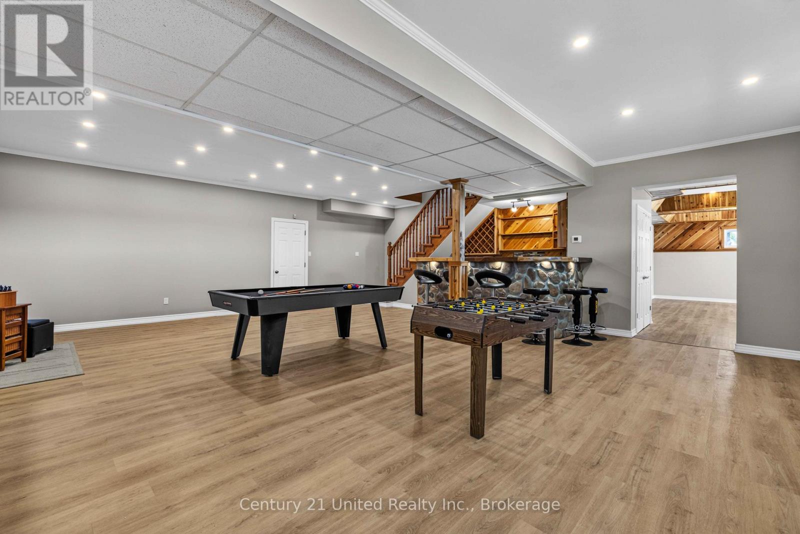 825 SOUTHVIEW DRIVE - 26
