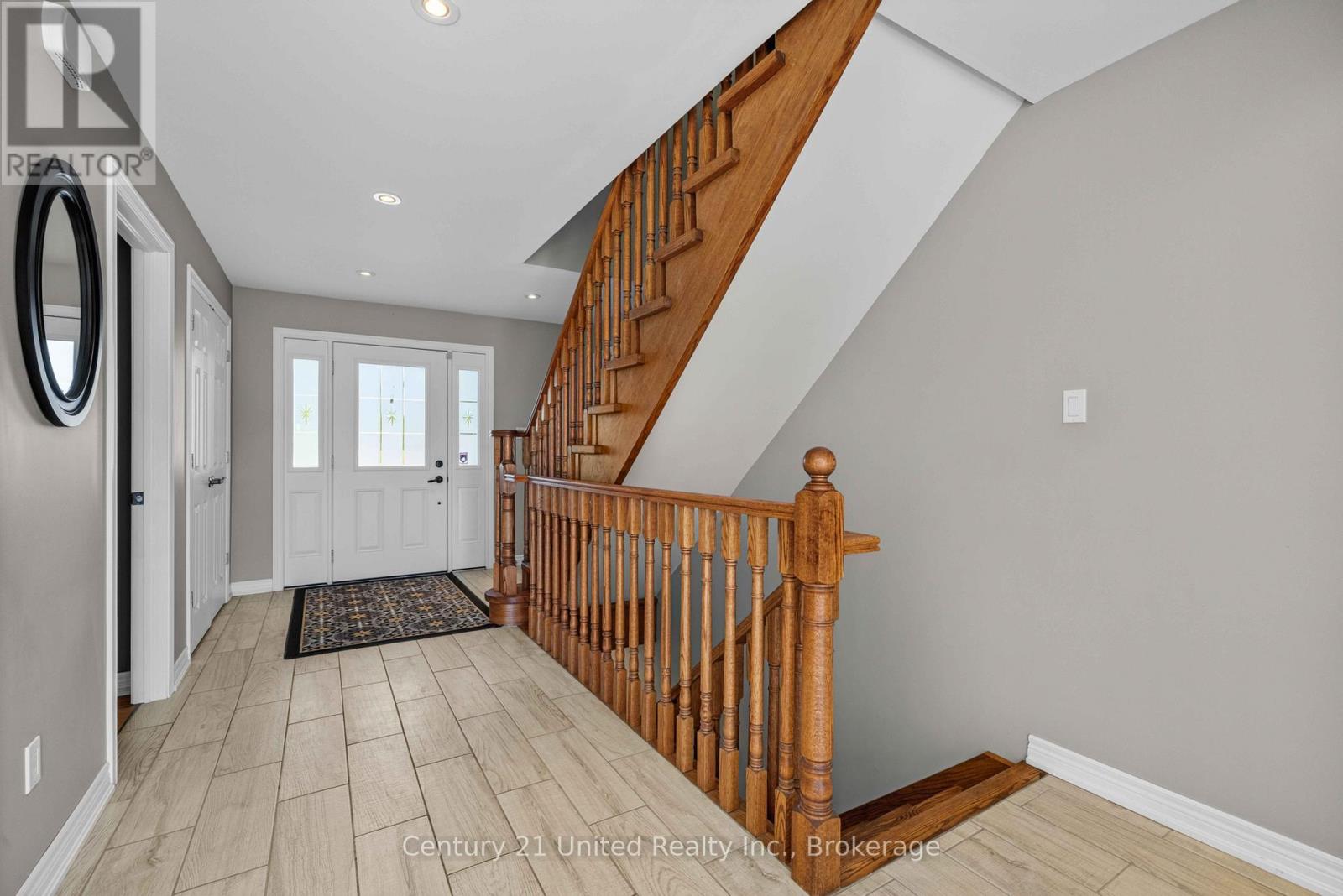 825 SOUTHVIEW DRIVE - 3
