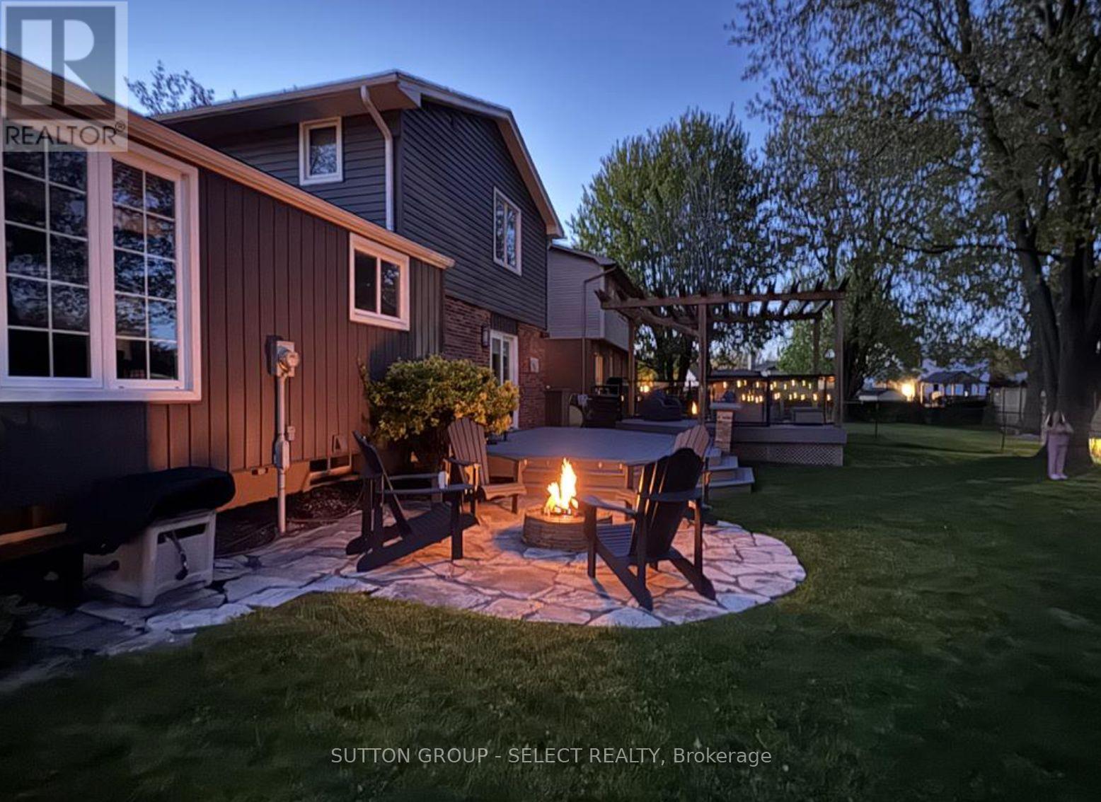 574 CRANBROOK ROAD S - 36