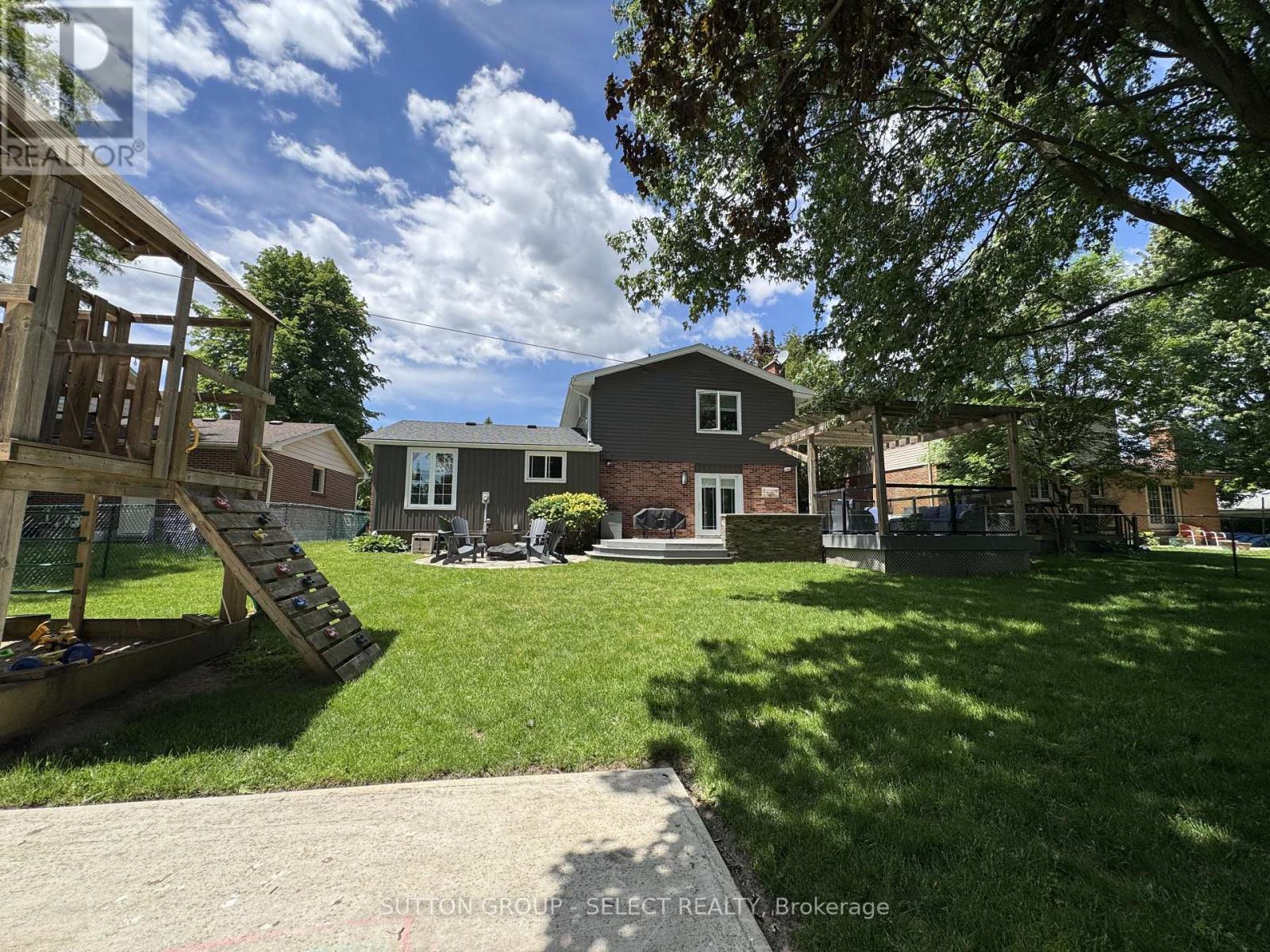 574 CRANBROOK ROAD S - 42