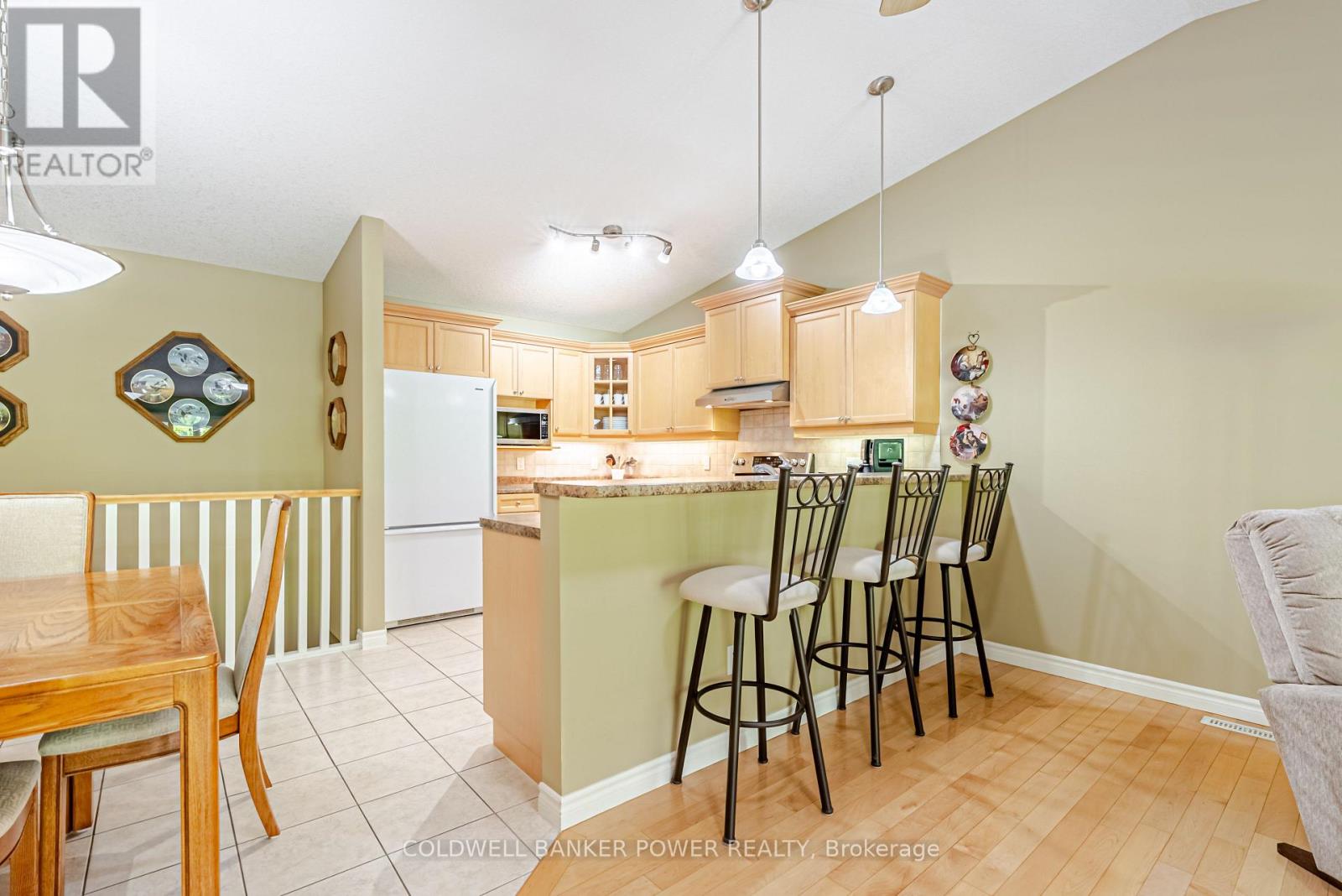 #28 572 THISTLEWOOD DRIVE - 11