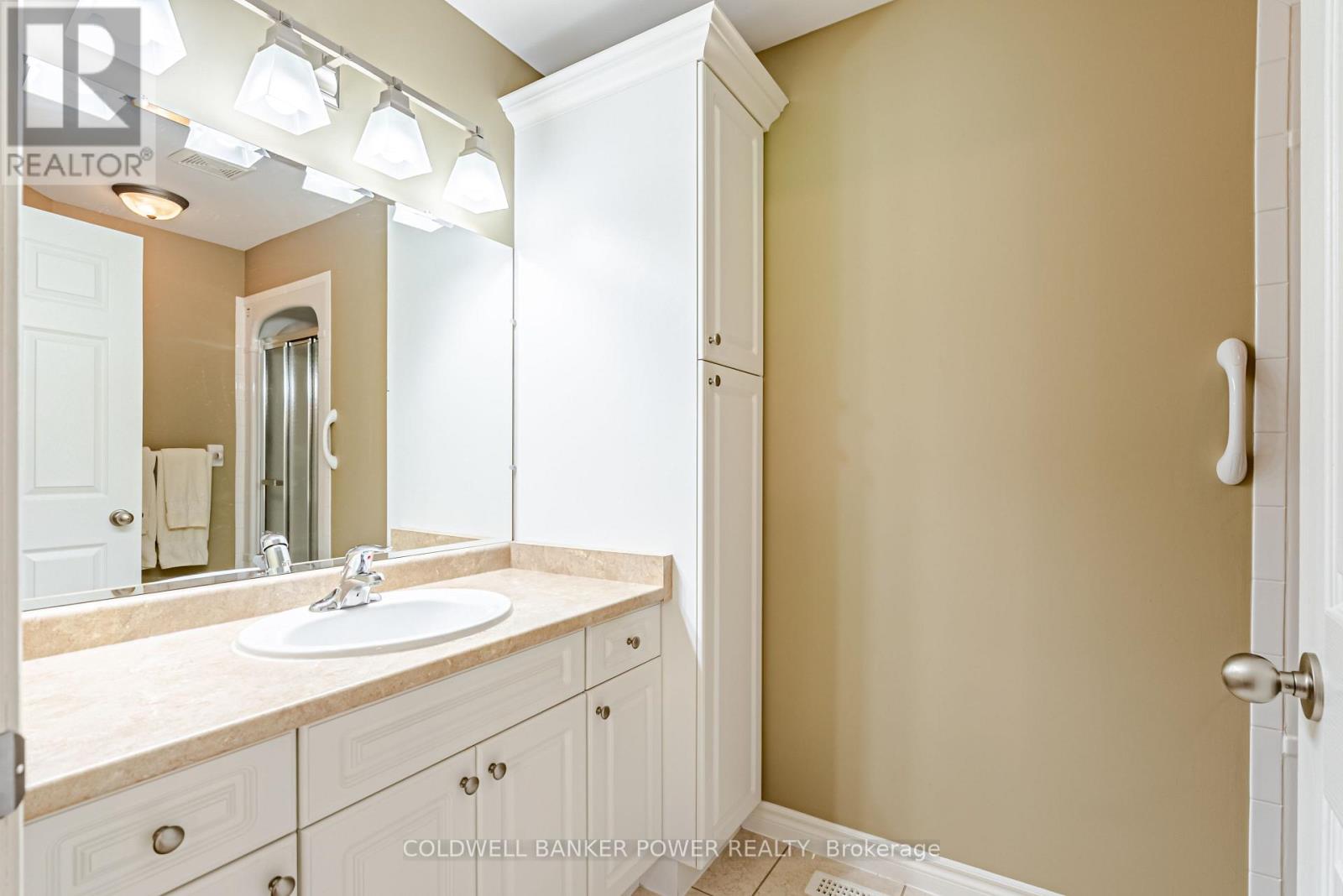 #28 572 THISTLEWOOD DRIVE - 22
