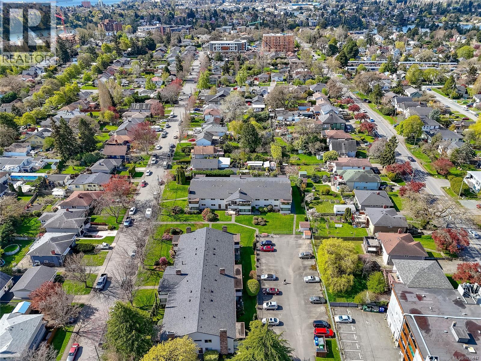 205 3160 Irma St, Victoria